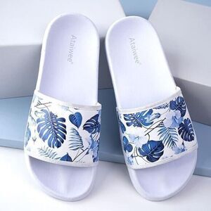 NEW Women White Beach Slides Sandals Size 9 Ataiwee